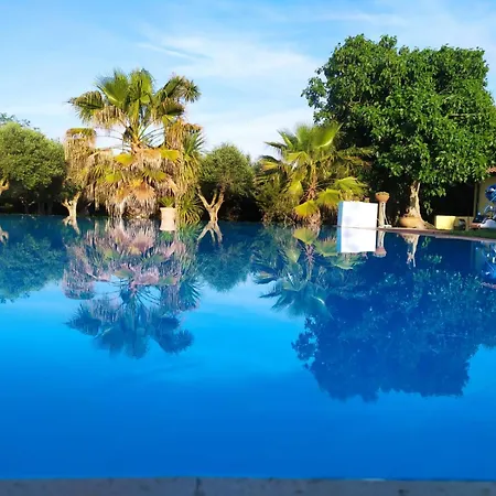 Guest Garden Casale Salici Baratti فينتورينا تيرمي